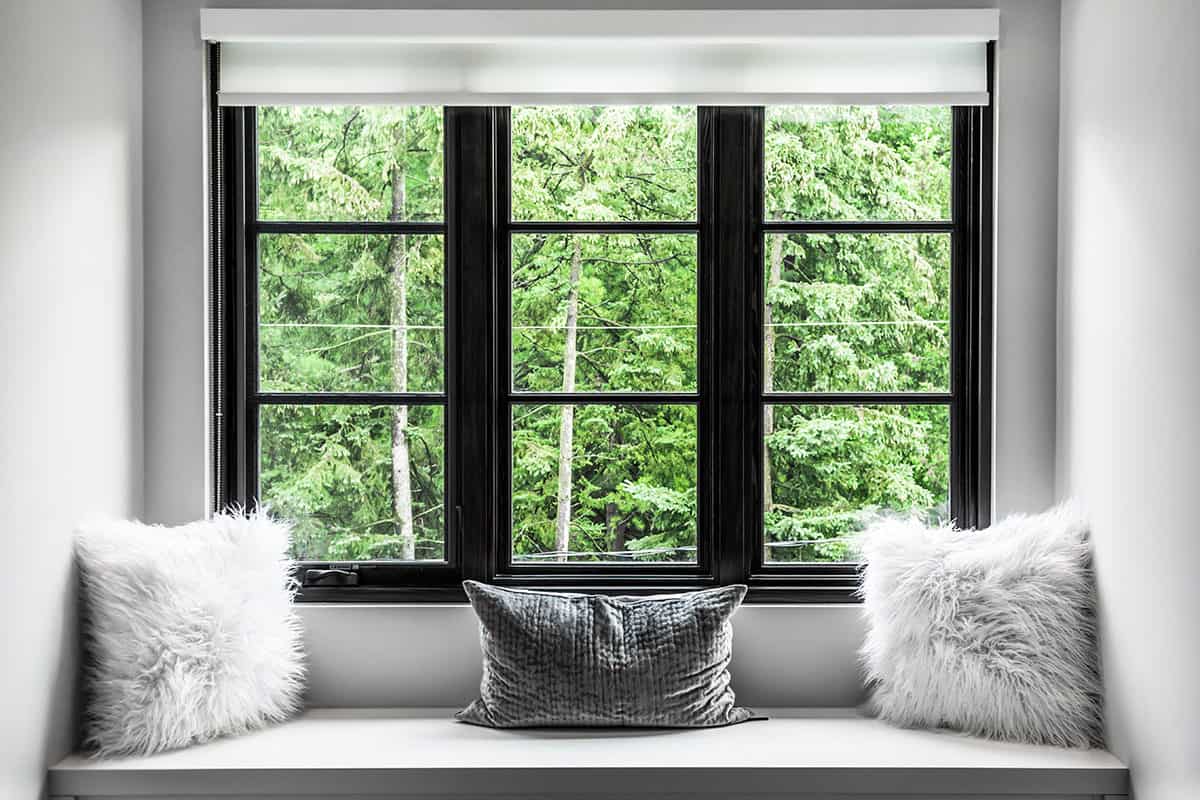 Luxury custom home with modern architecture in Hamilton - Komon Homes custom builders
